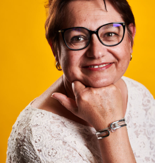 Frédérique LACOUR, DRH manager de transition ressources humaines chez CAHRA